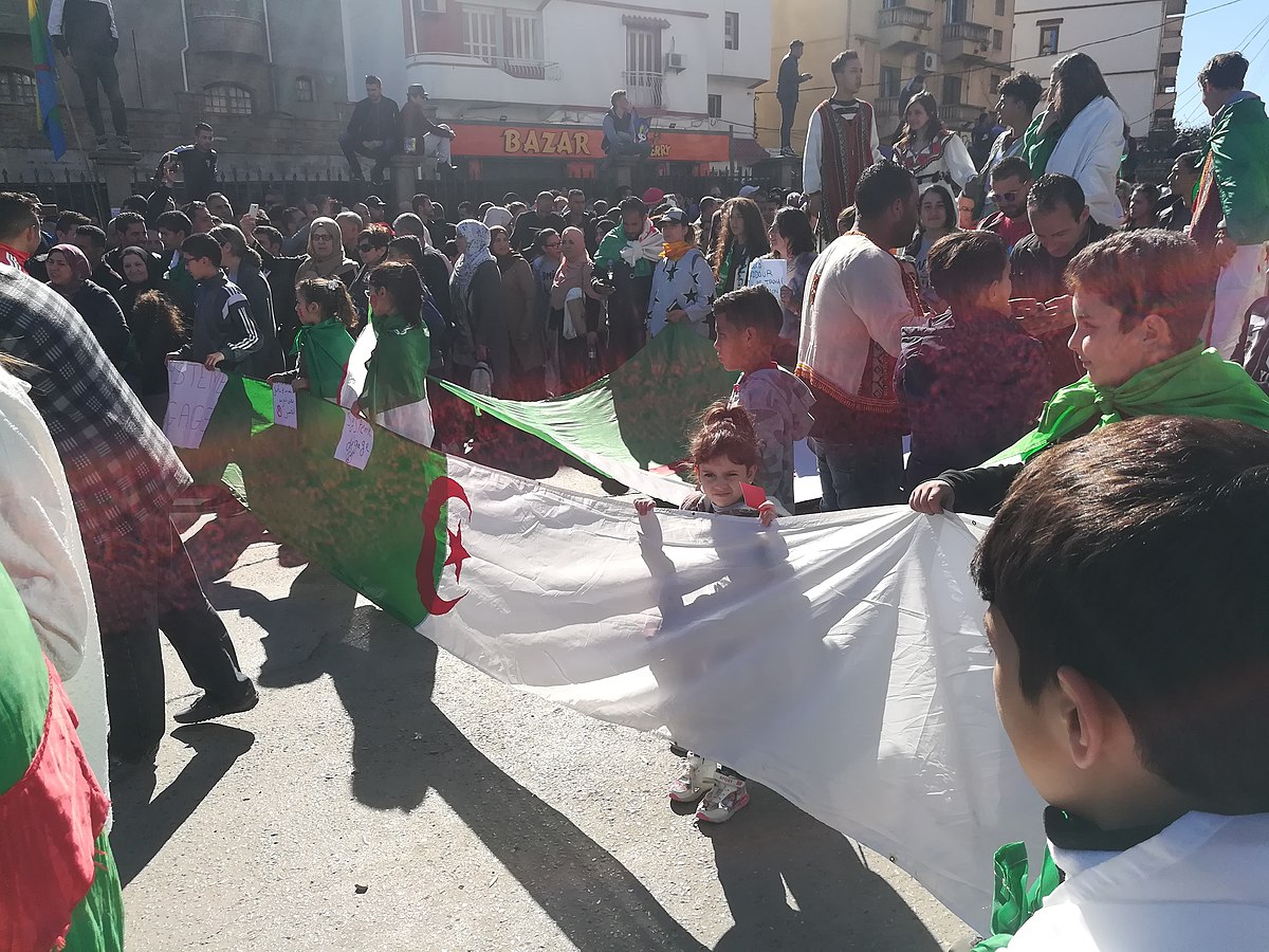 Gli algerini non si arrendono Apiceuropa