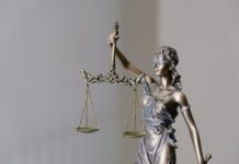 Foto di Tingey Injury Law Firm su Unsplash