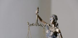 Foto di Tingey Injury Law Firm su Unsplash