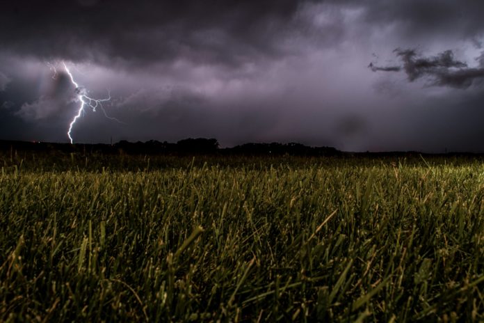 Foto di Eugene Triguba su Unsplash