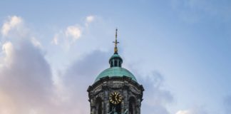 Foto di Liam McGarry su Unsplash