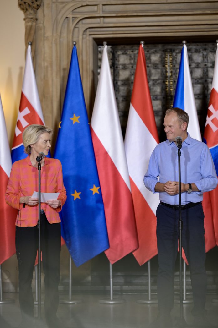 Ursula von der Leyen e Donald Tusk (Primo Ministro della Polonia), Photographer: Dati Bendo, Copyright: European Union, 2024, Source: EC - Audiovisual Service