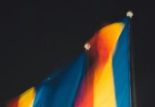 Foto di Val Vesa su Unsplash