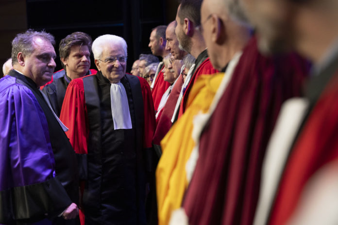 Il Presidente della Repubblica, Sergio Mattarella in occasione della cerimonia di consegna dell’onorificenza accademica di Dottore Honoris Causa dall’Università di Aix-Marseille (foto di Francesco Ammendola - Ufficio per la Stampa e la Comunicazione della Presidenza della Repubblica)