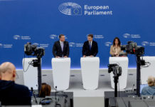 Lettura della riunione del Collegio dei commissari Šefčovič e Dombrovskis sul programma di lavoro della Commissione per il 2025, Photographer: Valentine Zeler, copyright: European Union, 2025, Source: EC - Audiovisual Service