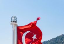 Foto di Meriç Dağlı su Unsplash