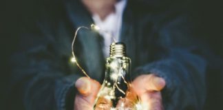 Foto di Riccardo Annandale su Unsplash