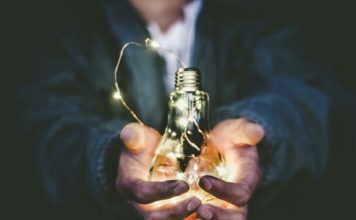Foto di Riccardo Annandale su Unsplash