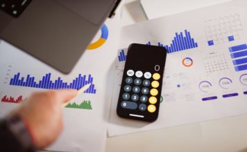 Foto di Jakub Żerdzicki su Unsplash
