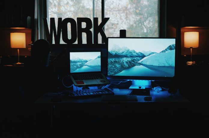 Foto di Patrick Tomasso su Unsplash
