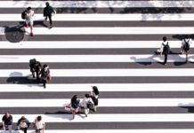 Foto di Ryoji Iwata su Unsplash
