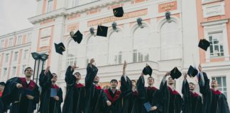 Foto di RUT MIIT su Unsplash
