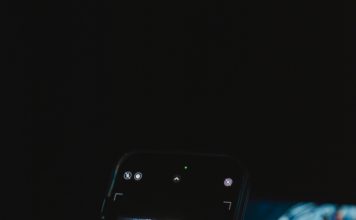 Foto di Aidin Geranrekab su Unsplash