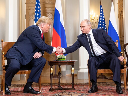 512px-President_Donald_J._Trump_and_President_Vladimir_Putin_of_the_Russian_Federation_on_July_16,_2018 The White House from Washington, DC, Public domain, via Wikimedia Commons