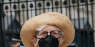 Foto di Ehimetalor Akhere Unuabona su Unsplash