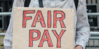 Foto di Ehimetalor Akhere Unuabona su Unsplash