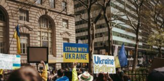 6 miliardi di Euro per Kyiv: l’UE alza il livello del sostegno finanziario Foto di Lerone Pieters su Unsplash