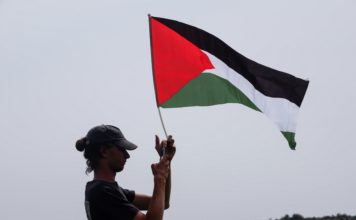 Foto di Ronit Shaked su Unsplash