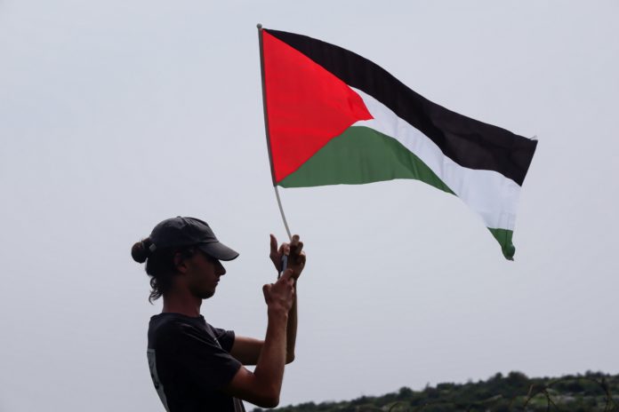 Foto di Ronit Shaked su Unsplash