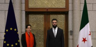Pace e sfide difficili per la Siria di oggi Ahmad al-Shara e Hadja Lahbib (Commissario europeo per la cooperazione internazionale, gli aiuti umanitari e la risposta alle crisi) © European Union, 2025, CC BY 4.0 , via Wikimedia Commons