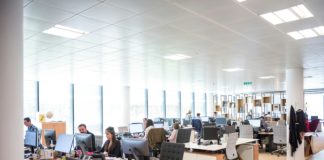 Nasce il Social Investment Hub, l’UE punta su lavoro e welfare Foto di Arlington Research su Unsplash