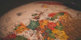 Foto di Christian Lue su Unsplash