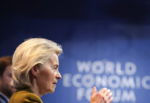 Un contrasto aspro a Davos tra Trump e Unione Europea Source EC - Audiovisual Service Cooperators Producer : CE - Service audiovisuel Photographer : Dati Bendo Copyright European Union, 2026