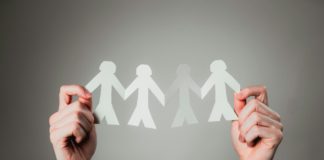 Foto di Andrew Moca su Unsplash