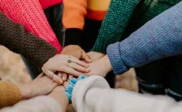 Foto di Hannah Busing su Unsplash