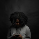 Le nuove azioni contro il bullismo online Foto di Chad Madden su Unsplash