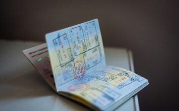 Foto di Global Residence Index su Unsplash