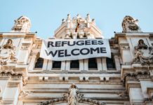 Foto di Maria Teneva su Unsplash