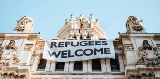 Foto di Maria Teneva su Unsplash