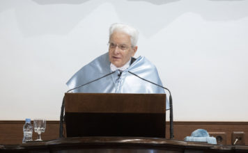 Il Presidente della Repubblica Sergio Mattarella in occasione della cerimonia di consegna dell’onorificenza accademica di Dottore Honoris Causa conferita dall’Università di Salamanca (Copyright: foto di Francesco Ammendola - Ufficio per la Stampa e la Comunicazione della Presidenza della Repubblica)