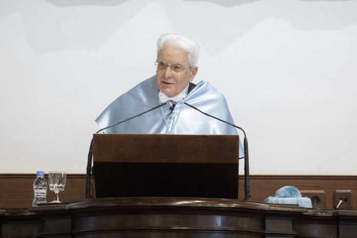 Il Presidente della Repubblica Sergio Mattarella in occasione della cerimonia di consegna dell’onorificenza accademica di Dottore Honoris Causa conferita dall’Università di Salamanca (Copyright: foto di Francesco Ammendola - Ufficio per la Stampa e la Comunicazione della Presidenza della Repubblica)
