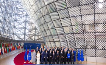 Europa, quando i nodi vengono al pettine Source EC - Audiovisual Service Cooperators Producer : CE - Service audiovisuel Photographer : Xavier Lejeune