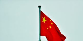 Delegazione UE in Cina: eurodeputati sollecitano le piattaforme di e-commerce a rispettare gli standard europei Foto di Arthur Wang su Unsplash