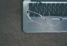 Foto di Aliis Sinisalu su Unsplash