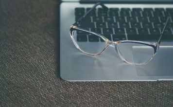 Foto di Aliis Sinisalu su Unsplash