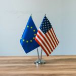 Accordo UE-USA: raggiunto il consenso politico sull’abbattimento dei dazi Foto di Zulfugar Karimov su Unsplash
