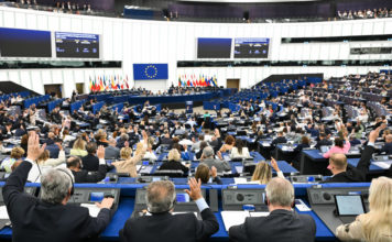 Parlamento europeo: il resoconto della plenaria del 15-18 giugno 2026 EP Plenary session - Voting session Reference: EP-189907E Photographer: Christian CREUTZ Copyright: © European Union 2025 - Source : EP