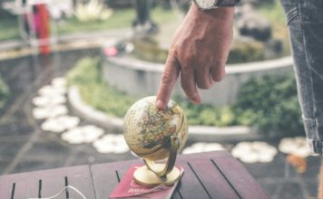 Foto di Artem Beliaikin su Unsplash