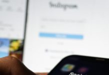Generazione social, ma a che prezzo? Foto di Berke Citak su Unsplash
