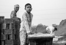 12 giugno, Giornata mondiale contro il lavoro minorile: i progressi non bastano, servono nuove azioni Foto di Vikram Aditya su Unsplash