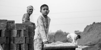 12 giugno, Giornata mondiale contro il lavoro minorile: i progressi non bastano, servono nuove azioni Foto di Vikram Aditya su Unsplash
