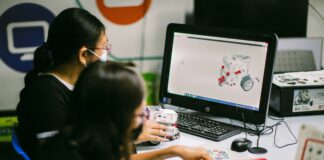 Eurostat: aumentano le competenze digitali dei giovani europei Foto di Jonathan Castañeda su Unsplash