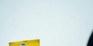 Foto di Christian Lue su Unsplash