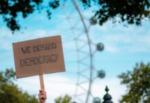 15 settembre, giornata internazionale della Democrazia Foto di Hansjörg Keller su Unsplash